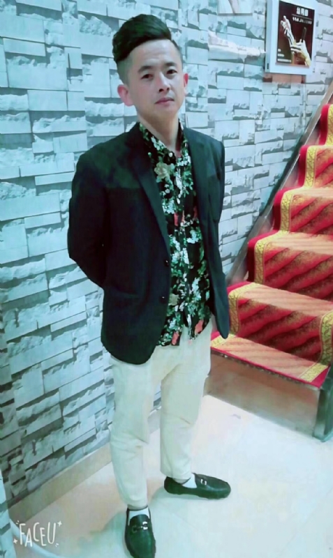 男人三十而立的第一张照片--茂名相亲服务中心