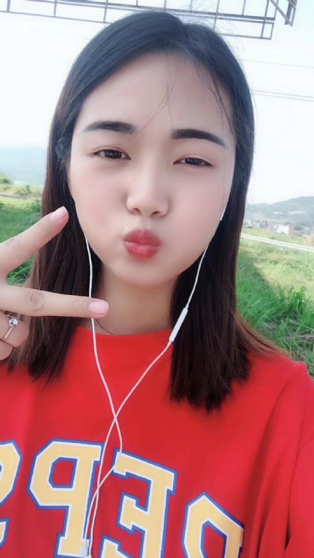 深拥必定温暖的第一张照片--茂名相亲服务中心