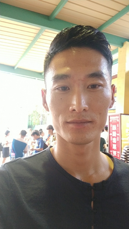 难得糊涂的第一张照片--茂名相亲服务中心