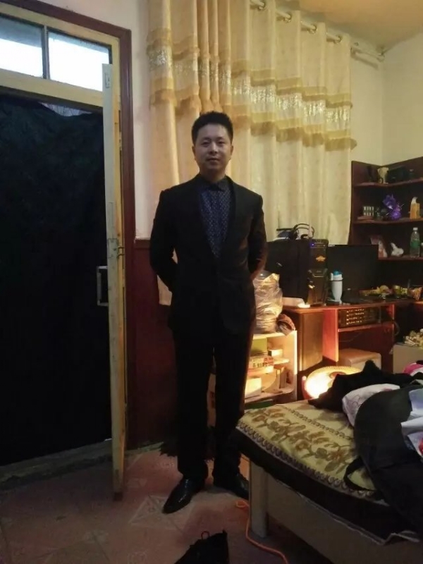 亮亮的第一张照片--茂名相亲服务中心