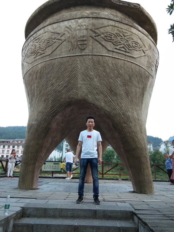 致青春的第一张照片--茂名相亲服务中心
