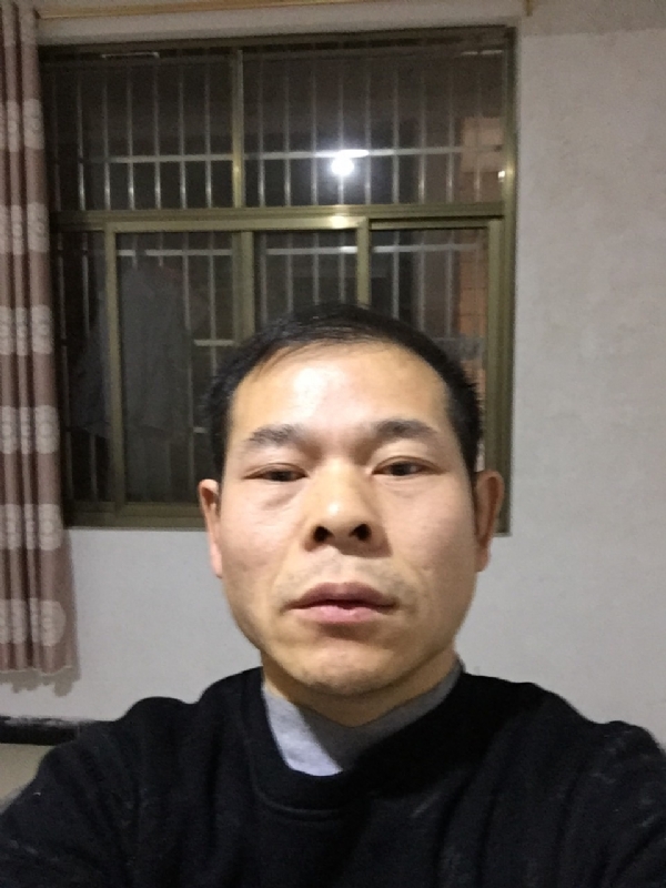 徐徐清风的第一张照片--茂名相亲服务中心