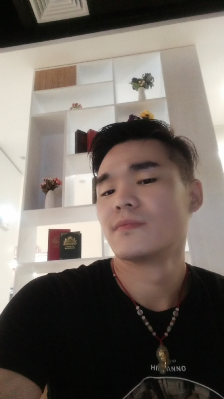涵博随缘的第一张照片--茂名相亲服务中心