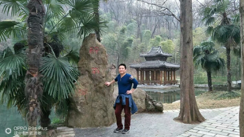 烦事用点心的第一张照片--茂名相亲服务中心