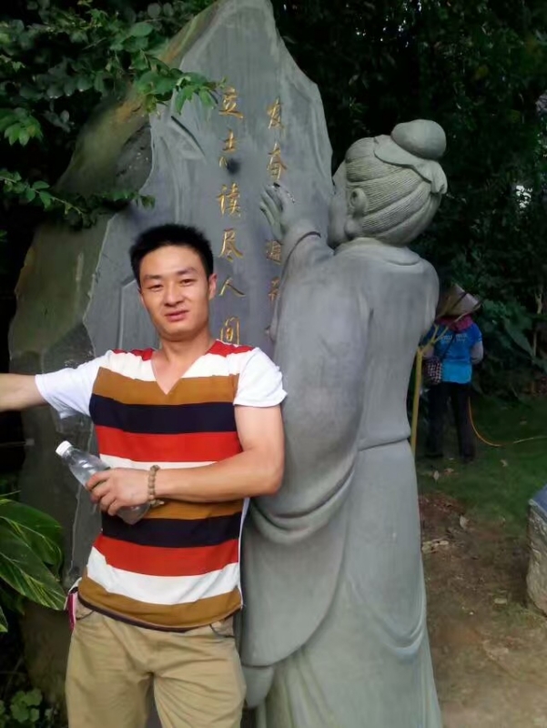 相依相伴的第一张照片--茂名相亲服务中心
