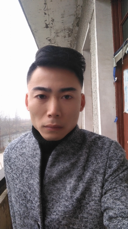 谁伴我闯荡的第一张照片--茂名相亲服务中心