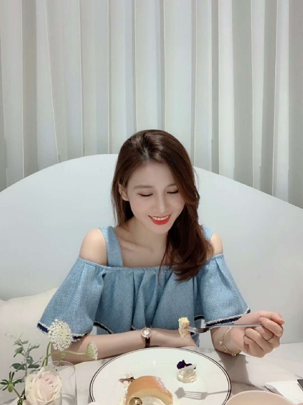 Emily的第三张照片--茂名相亲服务中心