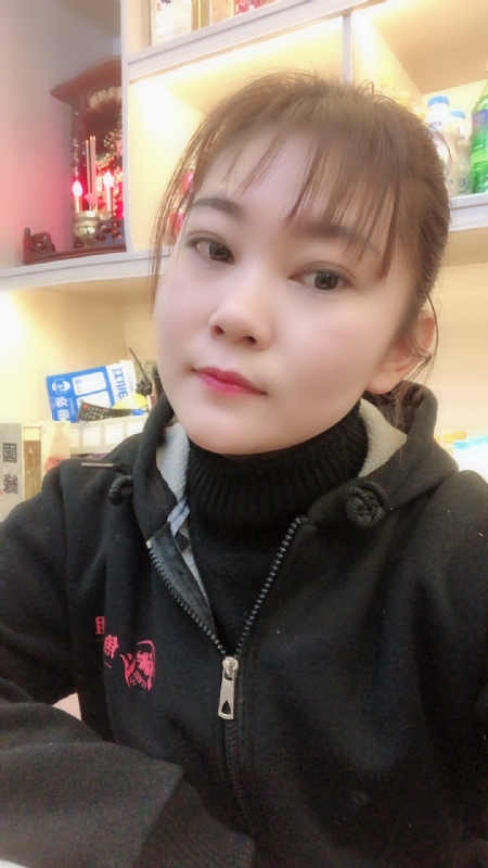 泡沫的第一张照片--茂名相亲服务中心