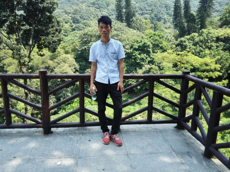 小进的第一张照片--茂名相亲服务中心