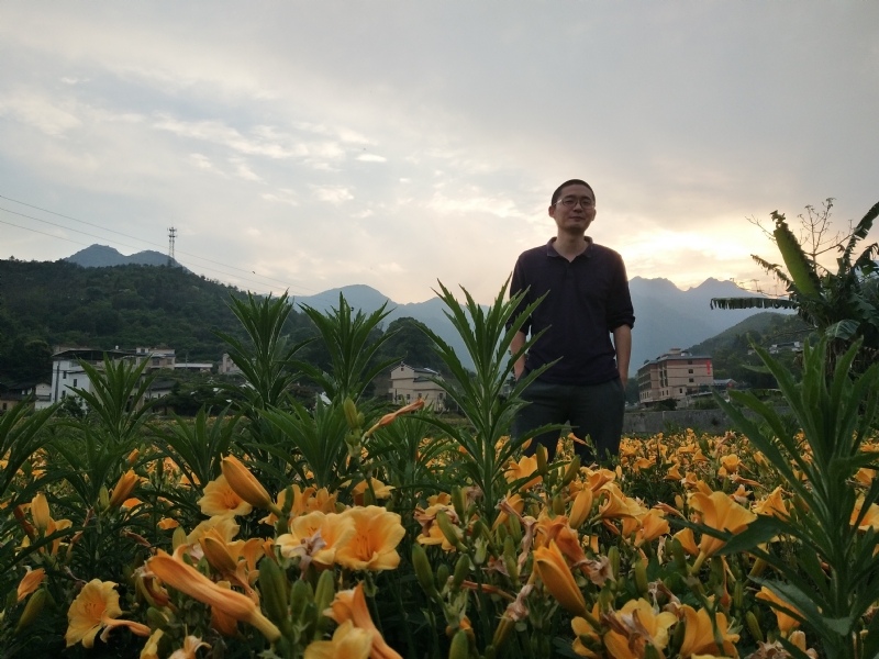 黄晓东的第一张照片--茂名相亲服务中心