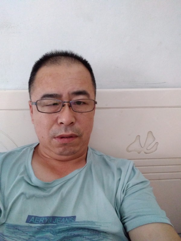 大叔的第一张照片--茂名相亲服务中心