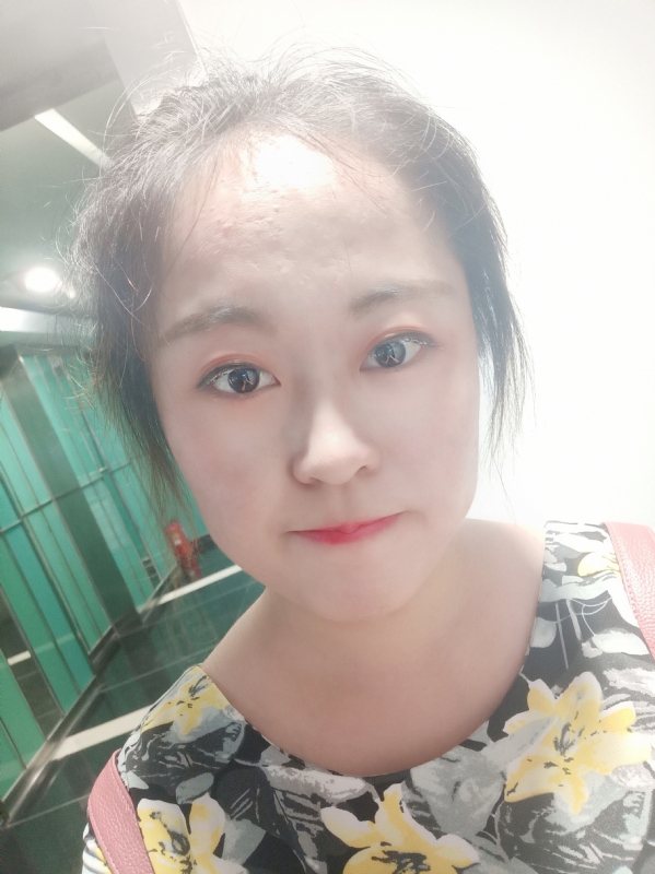 小花伞的第一张照片--茂名相亲服务中心