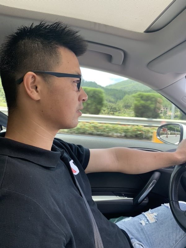 浪漫益友的第一张照片--茂名相亲服务中心