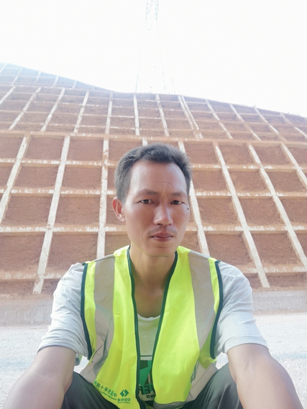 哥们的第一张照片--茂名相亲服务中心