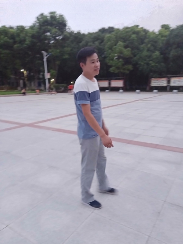 一笑的第一张照片--茂名相亲服务中心