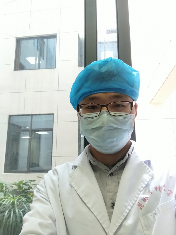 口腔小医生的第一张照片--茂名相亲服务中心