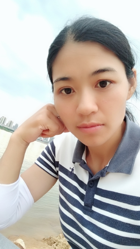 梅子的第一张照片--茂名相亲服务中心