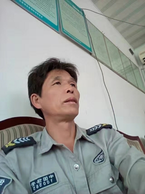 卧窗听雨的第一张照片--茂名相亲服务中心