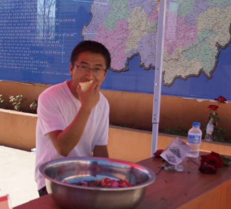 寻水的第一张照片--茂名相亲服务中心