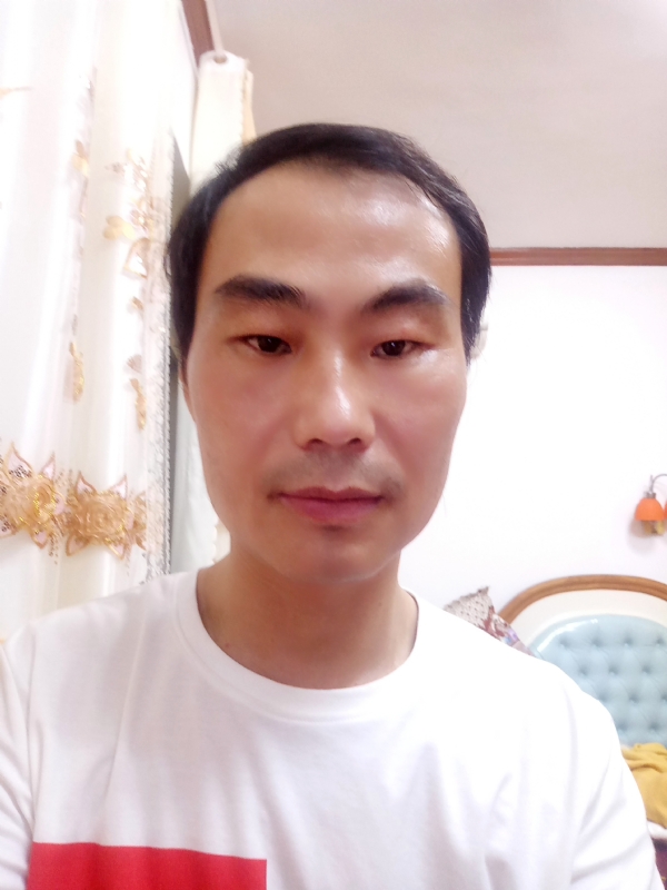 光明的第一张照片--茂名相亲服务中心