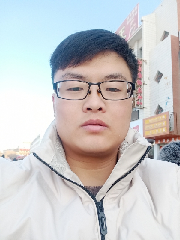 执子之手与子偕老的第一张照片--茂名相亲服务中心