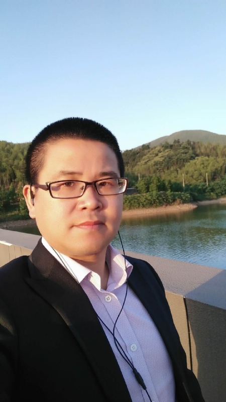 顾律师的第三张照片--茂名相亲服务中心
