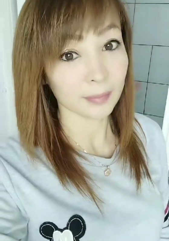 魅力白玲的第一张照片--茂名相亲服务中心