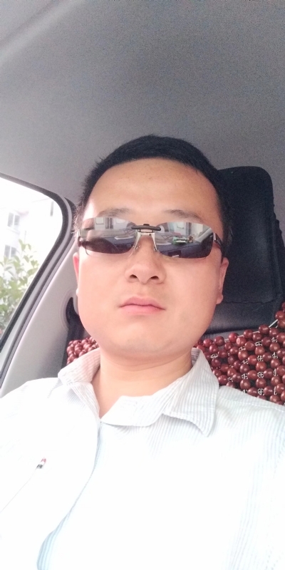 痛苦的单身狗的第一张照片--茂名相亲服务中心