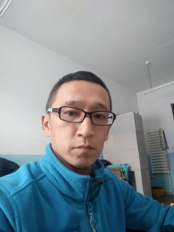 晓峰的第三张照片--茂名相亲服务中心