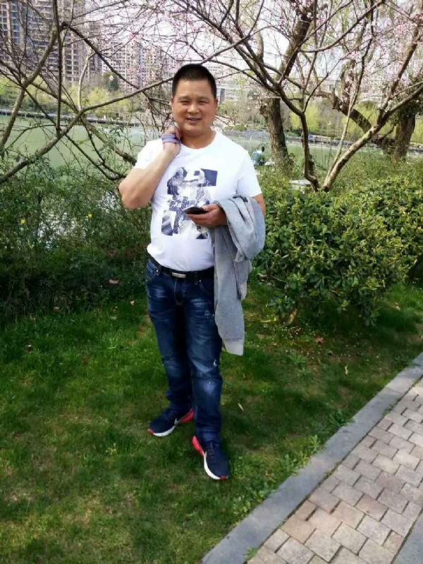 纯爷们的第二张照片--茂名相亲服务中心