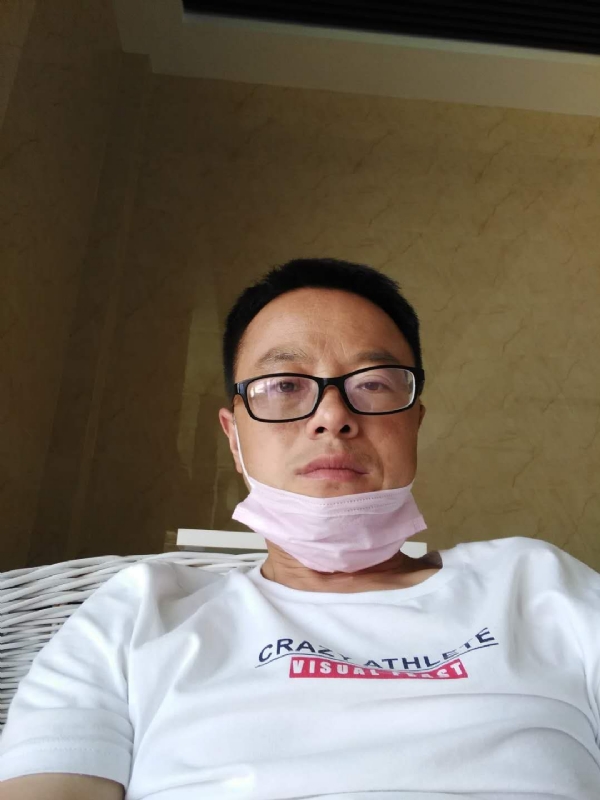 小马奔腾的第一张照片--茂名相亲服务中心