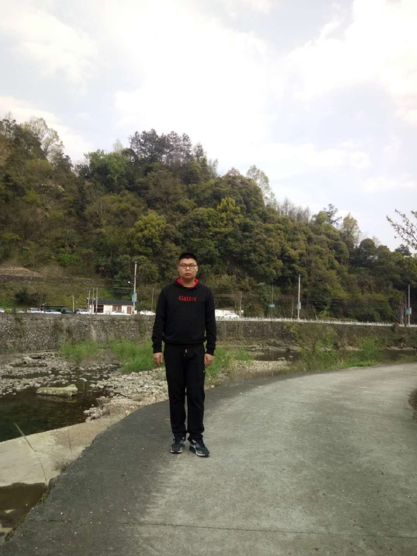 等着上钩的鱼的第一张照片--茂名相亲服务中心