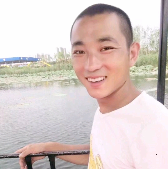 为你等候的第二张照片--茂名相亲服务中心