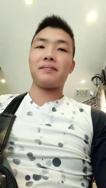 吃生蚝的小乖乖的第一张照片--茂名相亲服务中心