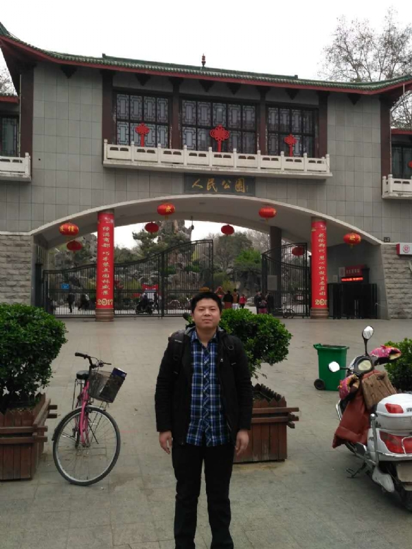 在奋斗的第四张照片--茂名相亲服务中心