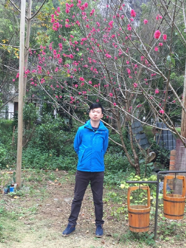 金生水起的第一张照片--茂名相亲服务中心