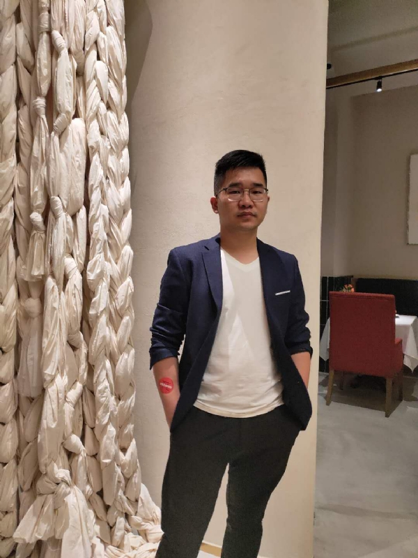 在路上的第二张照片--茂名相亲服务中心