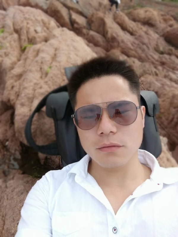 易听的第二张照片--茂名相亲服务中心