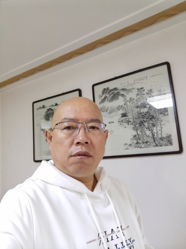 光头博士的第一张照片--茂名相亲服务中心