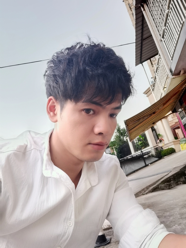 幕后老板的第一张照片--茂名相亲服务中心