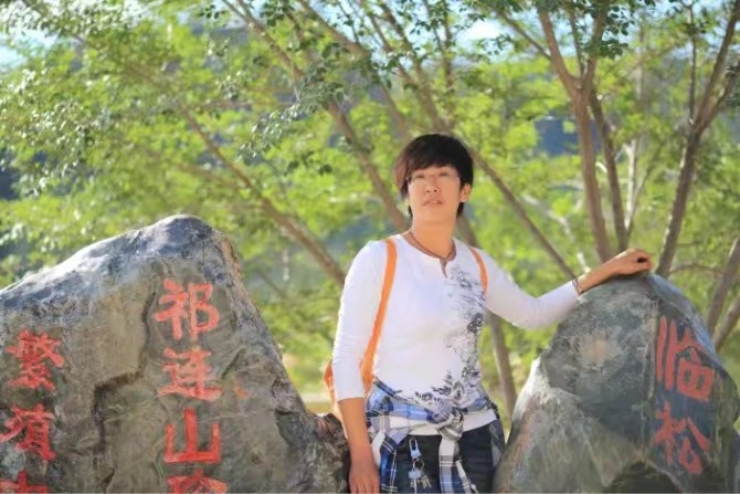 弱水河边青春草的第一张照片--茂名相亲服务中心