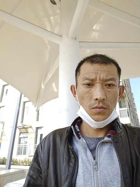 孤狼的第一张照片--茂名相亲服务中心