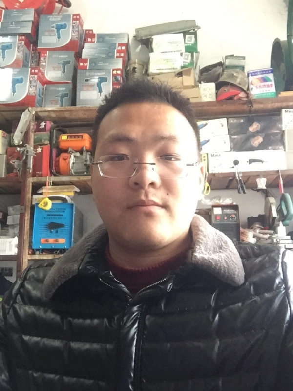 鼎福的第一张照片--茂名相亲服务中心