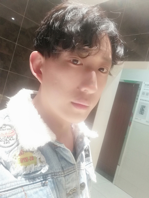 鲸落ii的第一张照片--茂名相亲服务中心