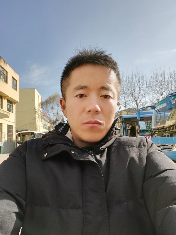 孤独的云的第一张照片--茂名相亲服务中心