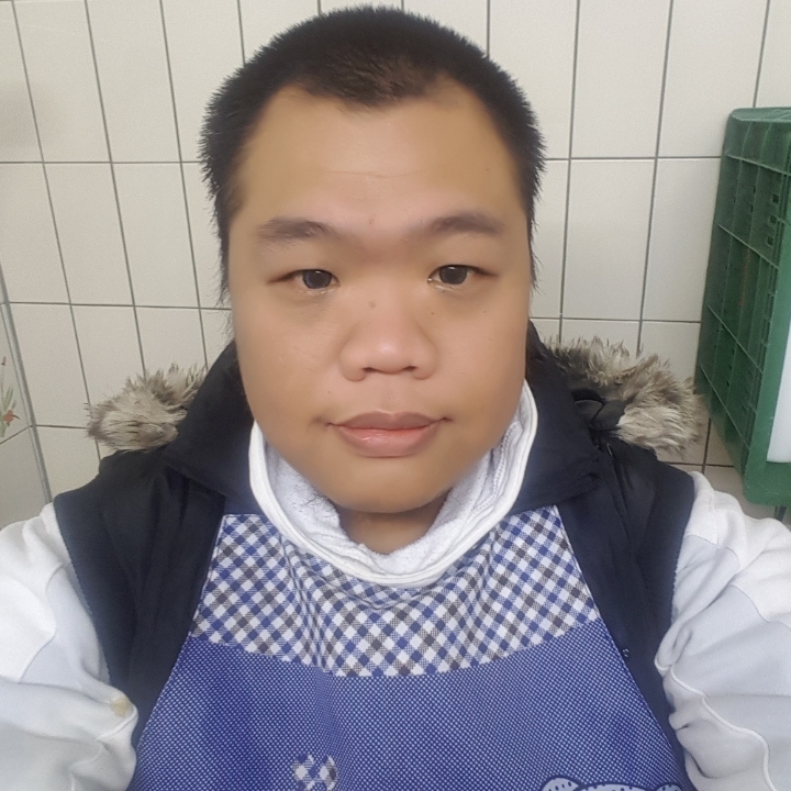 黑熊的第一张照片--茂名相亲服务中心