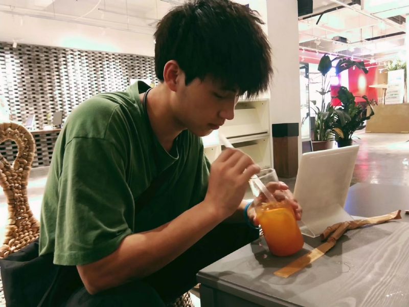 一花一世界的第一张照片--茂名相亲服务中心