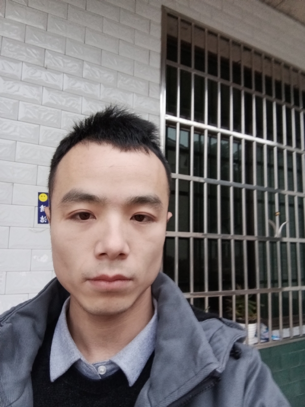 笑得那么开心的第二张照片--茂名相亲服务中心