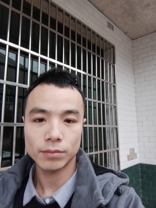 笑得那么开心的第三张照片--茂名相亲服务中心