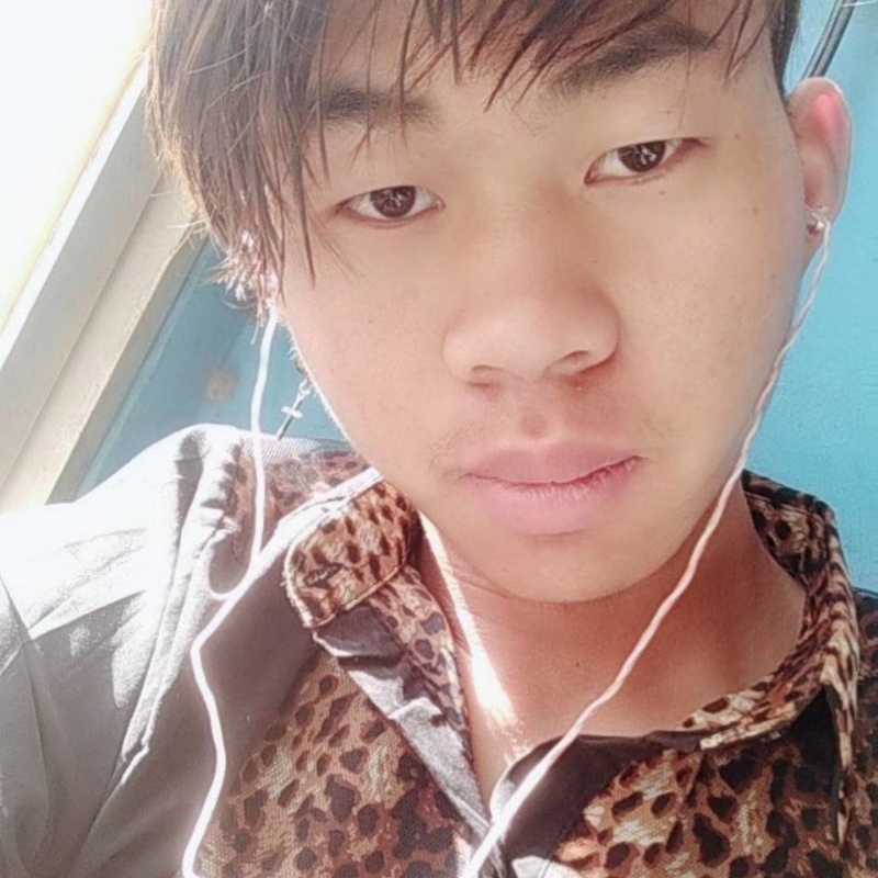 少年不在少的第三张照片--茂名相亲服务中心